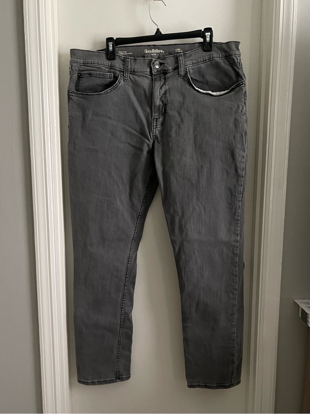 Goodfellow & Co Women’s Classic Straight Leg Total Flex Skinny Jeans Gray